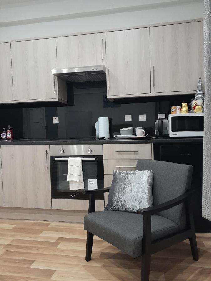 Mia Residence - Entire Studio Apartment - City View - London - Next To Ealing Broadway Station Exterior photo