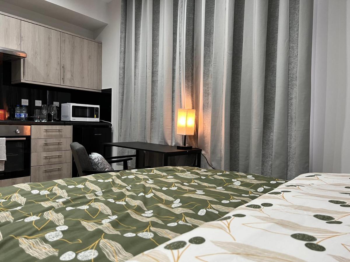 Mia Residence - Entire Studio Apartment - City View - London - Next To Ealing Broadway Station Exterior photo